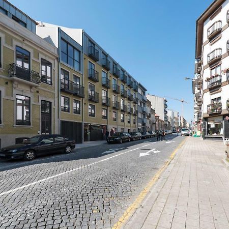 Lovelystay - Downtown Balcony Apartment With Free Parking Porto Exterior foto