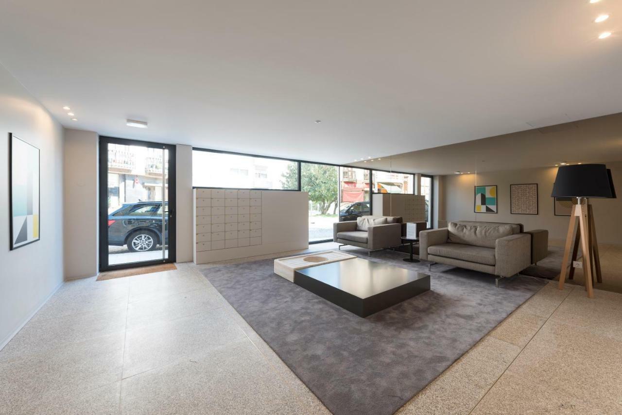 Lovelystay - Downtown Balcony Apartment With Free Parking Porto Exterior foto