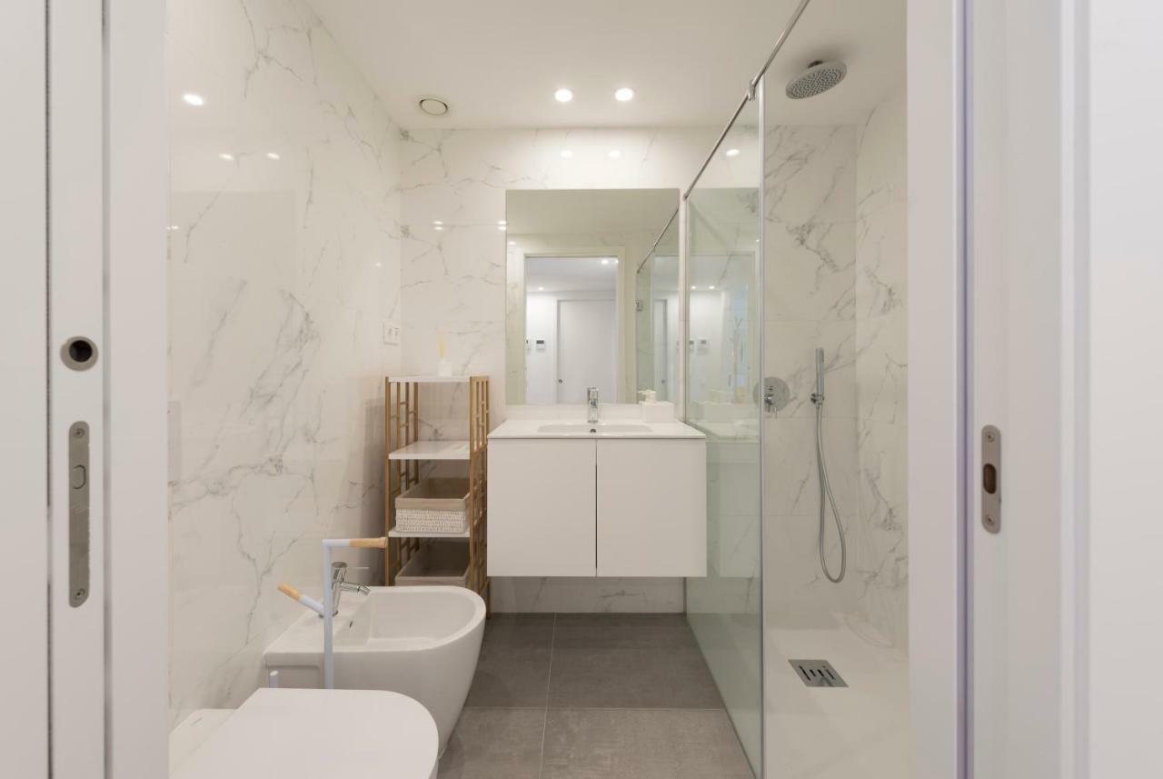 Lovelystay - Downtown Balcony Apartment With Free Parking Porto Exterior foto